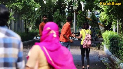 Snake Prank on Cute Girls PrankBuzz