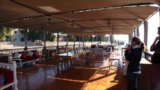 les berges du Nil en Haute-Egypte , la vie sur les berges et sur le Nil en Egypte rurale.