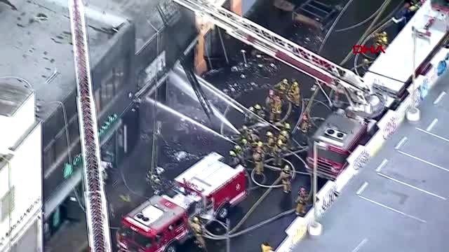 Los Angeles'ın merkezinde gece boyu süren yangın ancak kontrol altına alındı