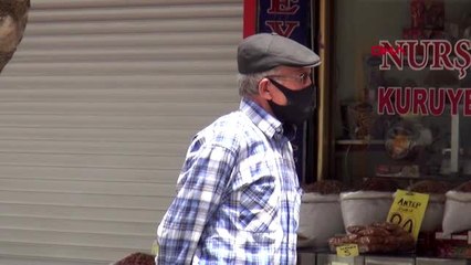 Uşak'ta 65 yaş ve üzeri vatandaşlar 6 saatliğine sokağa çıktı