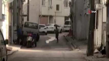 Kısıtlamaya rağmen sokak ortasından başlayan tartışma kanlı bitti... O anlar kamerada