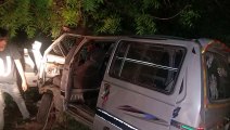 भानपुरा के पास एक वेन हुई दुर्घटना ग्रस्त, हादसे मे चालक घायल