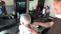 78 Yaşındaki Adam 3 Ay Sonra Tıraş Oldu