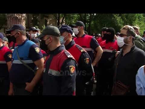 Ora News - Shembja e Teatrit Kombëtar, mbi 600 efektivë kundër rregullave anti-covid