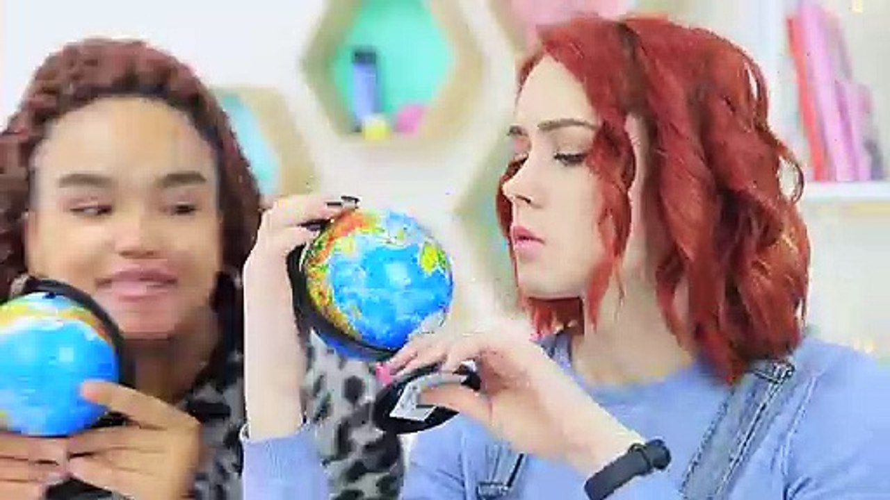 12 FORMAS EXTRAÑAS DE ESCABULLIR BARBIES A CLASE / LOCOS TRUCOS PARA TU BARBIE Y MUÑECA LOL SURPRISE