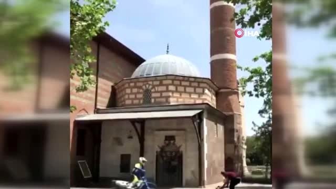 Hacı Bayram Veli Türbesi önünde motosikletle drift yapanlara ceza