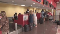 Españoles varados en Cuba regresan a su patria en lo que podría ser el último vuelo