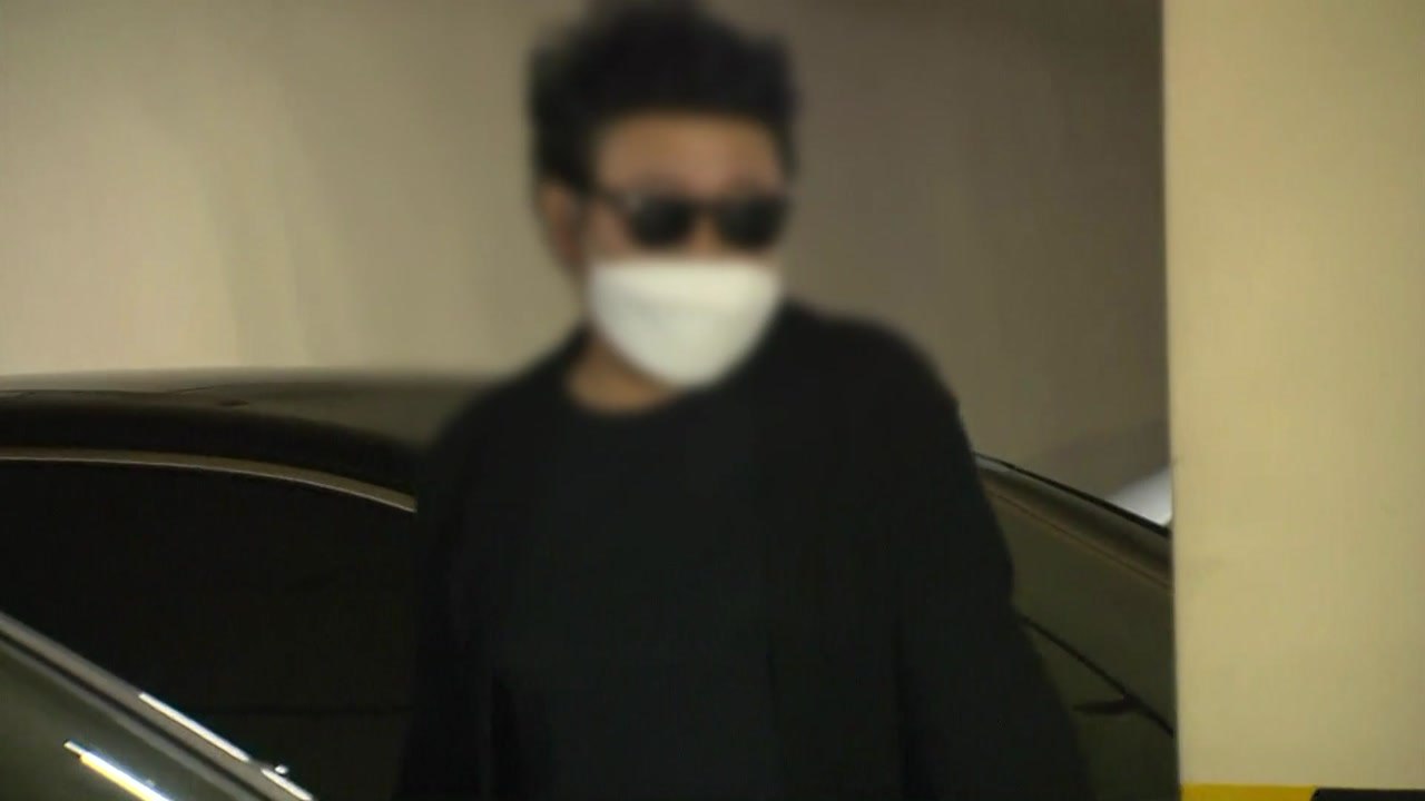 '경비원 폭행' 가해 입주민, 11시간 경찰 조사...대부분 혐의 부인 / YTN