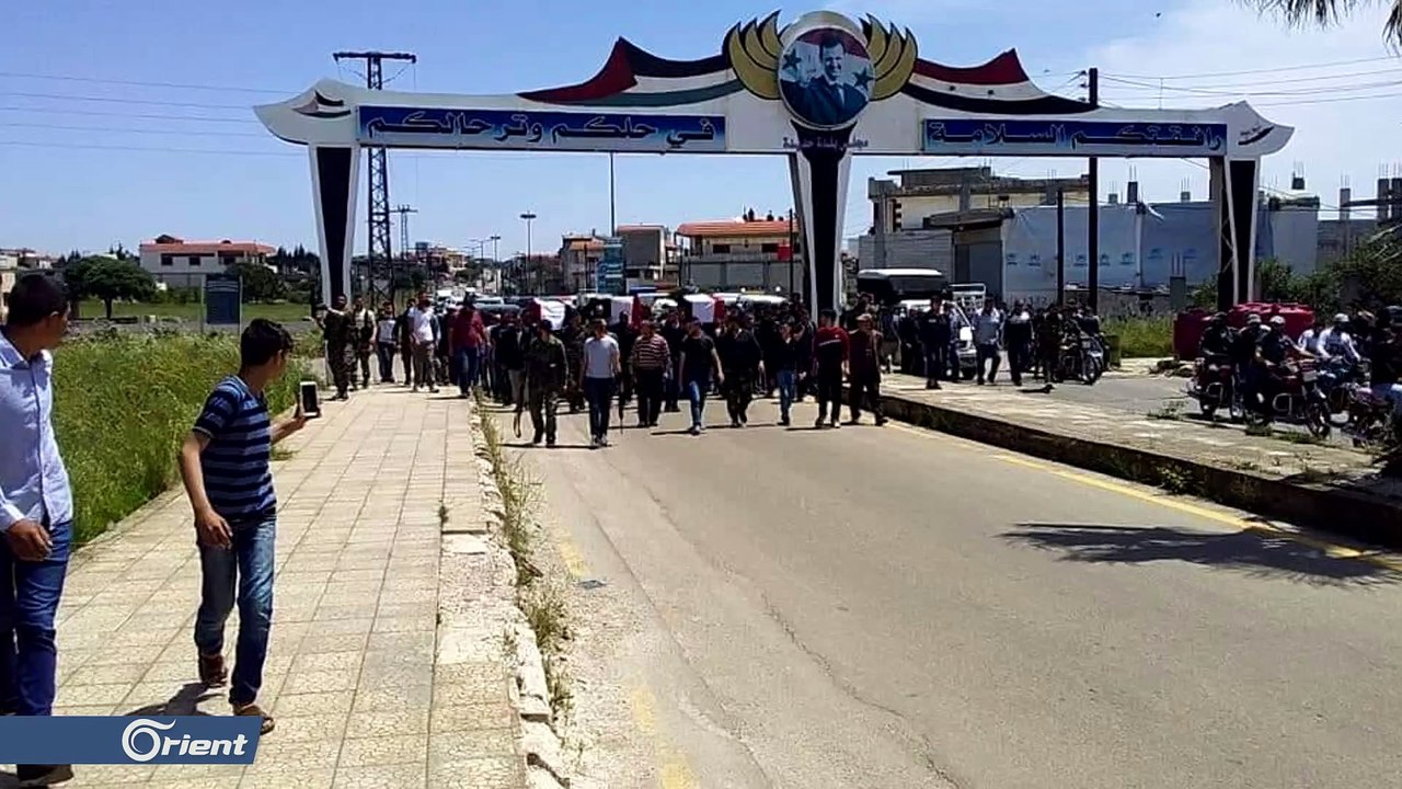 شبيحة قرية حديدة العلوية يحرقون ويدمرون منازل شبيحة وجه الحجر العلوية غرب حمص..والمعارك على التهريب