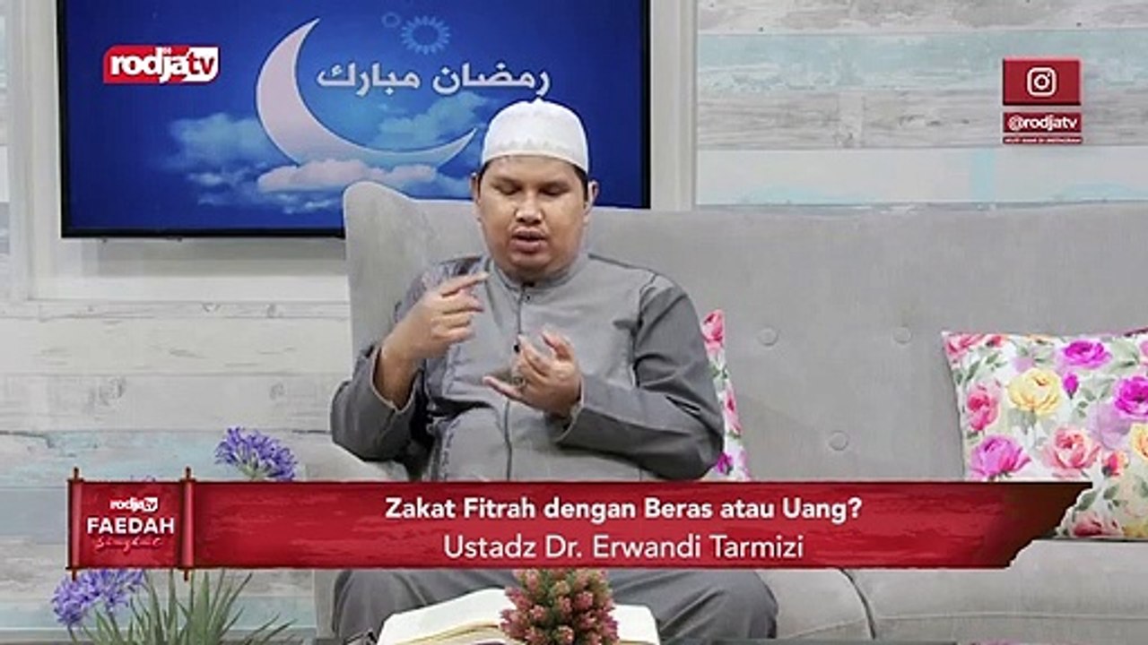 Ustadz Erwandi Tarmidzi: Zakat Beras Atau Uang