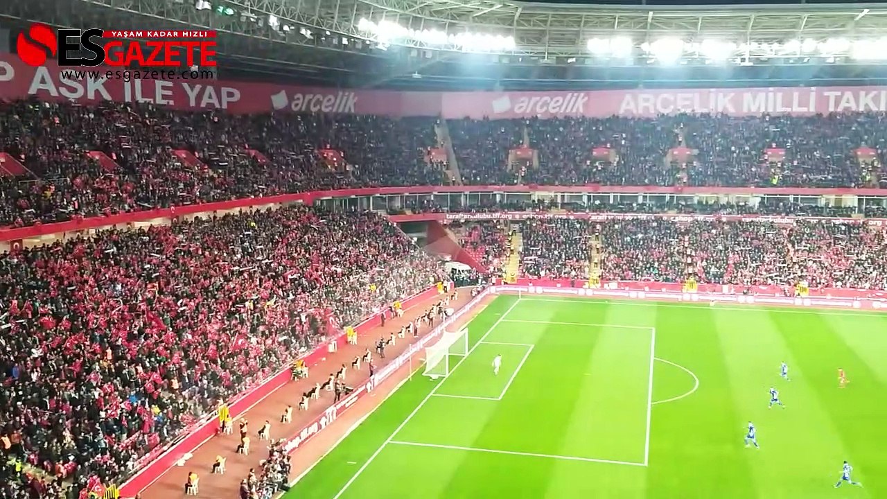 Mükemmel Eskişehir seyircisi ile Türkiye moldova 4-0