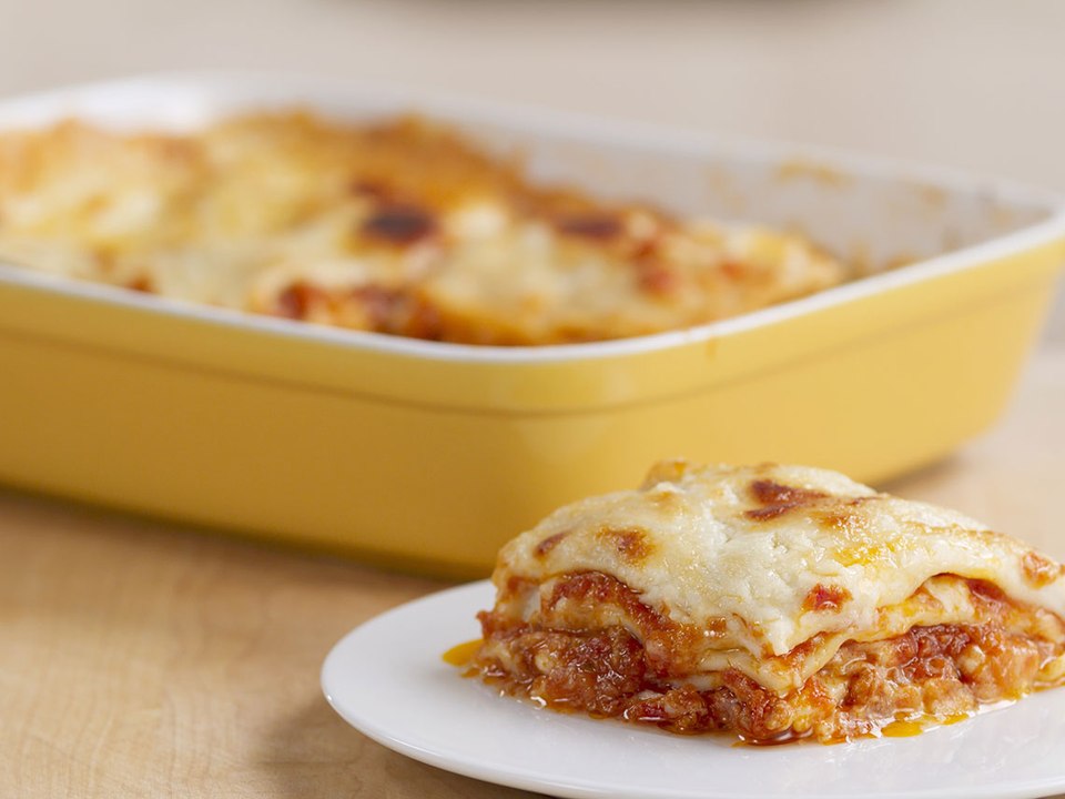 Lasaña de carne gratinada