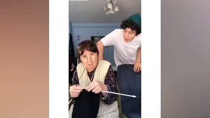 Sokağa çıkamayan büyükannesiyle dalga geçen gencin sonu...