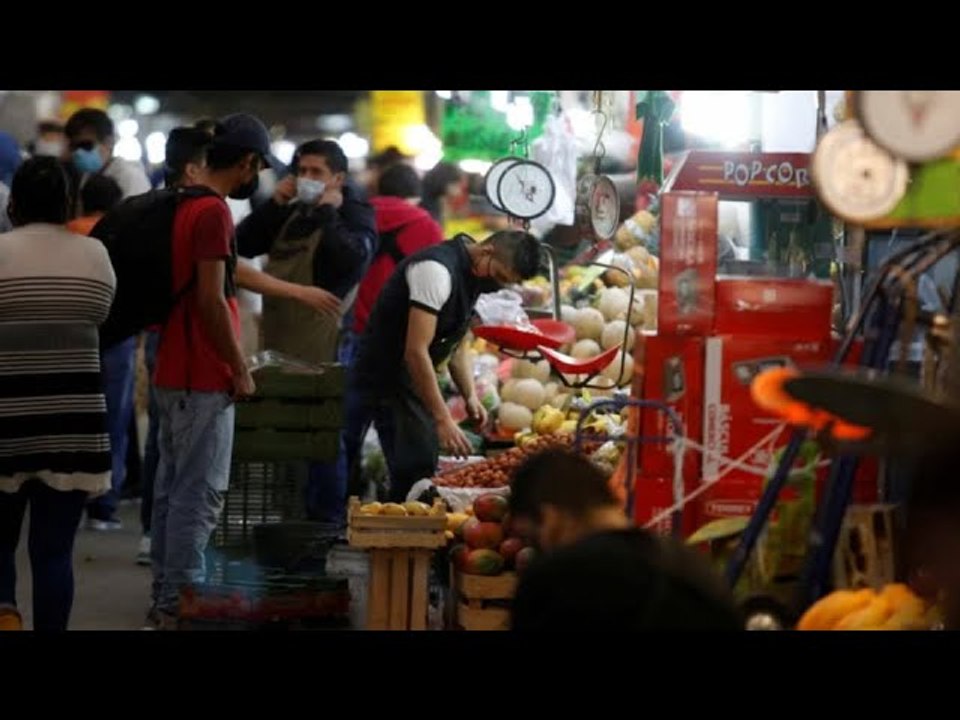 One of world's biggest markets in Mexico stirs coronavirus worries