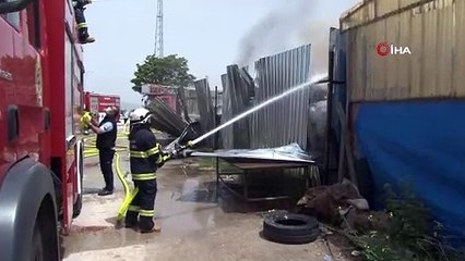 Geri dönüşüm deposunda korkutan yangın