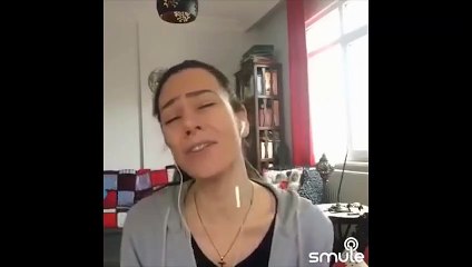 Opera sanatçısı Burcu Soysev'in Neşet Ertaş yorumu, binlerce beğeni aldı