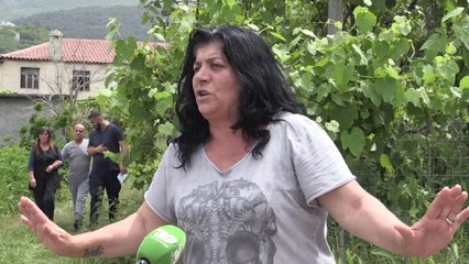 Video herunterladen: Banorët kundër shembjes! Në Laç pretendojnë se shtëpitë nuk u janë dëmtuar nga tërmeti