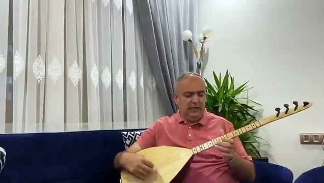 Borçka Belediye Başkanı, Aşık Mahzuni Şerif anısına çaldı, söyledi: 'Bilmem Ağlasam mı'