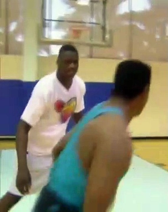 Ce lancer 1 contre 1 avec Shaquille O'Neal finit mal