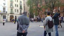 Els concentrats a Gràcia canten 'Els segadors'