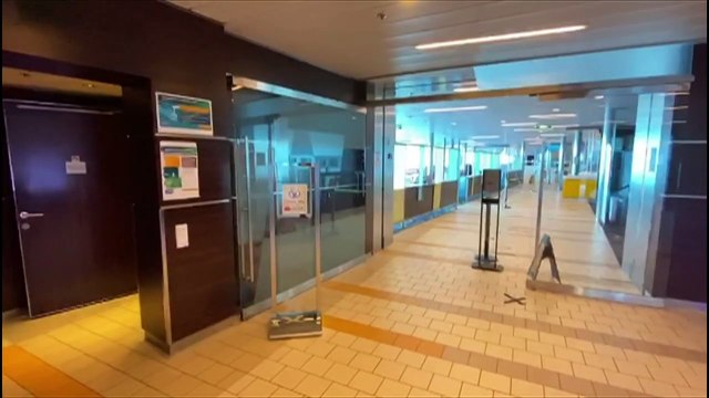 La tortura psicológica de los tripulantes de los cruceros varados en altamar