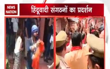 Agra: Foreign Model asked to remove her scarf, lead to riots in city