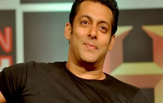 Salman Khan celebrates 52nd birthday at Panvel farmhouse