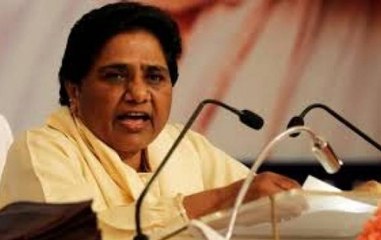 BSP supremo Mayawati meets party workers in Nagpur