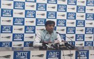 AAP member Kumar Vishwas holds meeting with cadres