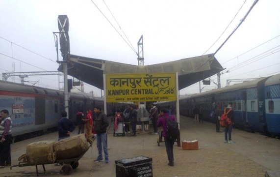 Khabron Ka Punchnama: Kanpur railway station turned Dargah? Know the reality