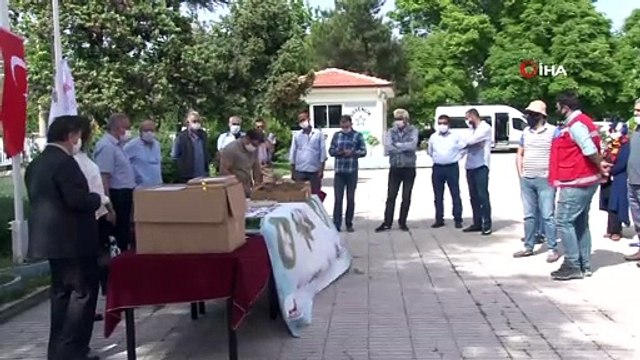 Elazığ'da çiftçilere ipek böceği yumurtları dağıtıldı