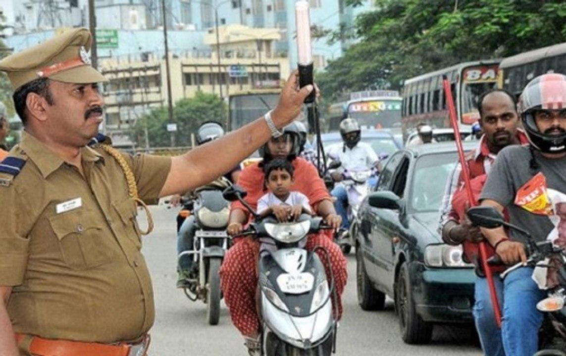 Bengaluru: Instead of fine, police shows instructional video to traffic offenders