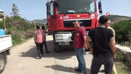Kozan'da 1 hektarlık orman alanı yandı