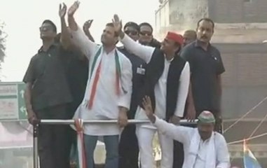 Watch: SP, BJP workers clash during Akhilesh-Rahul road show