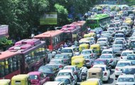 Massive traffic jam hurts Delhi-Noida commuters