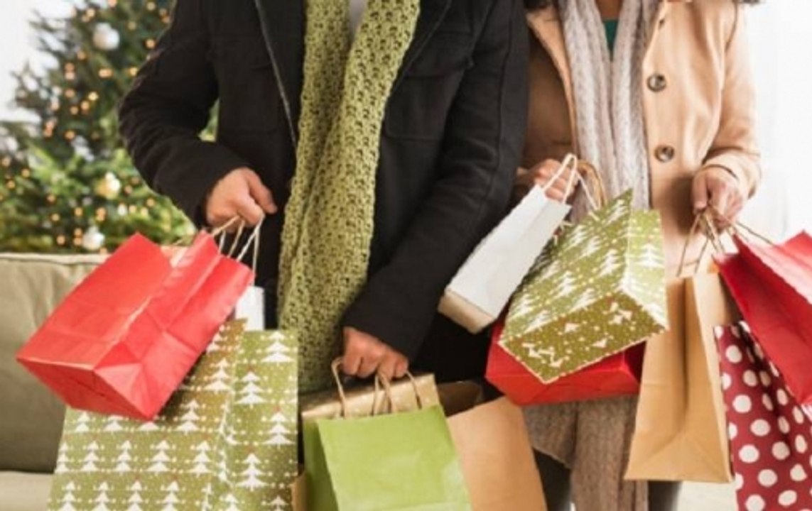 Shopping Time: You shouldn't miss out shopping in Lokhandwala Market in Mumbai