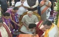 PM Modi in Gujarat on two-day visit, offers prayers at Dwarkadhish Temple