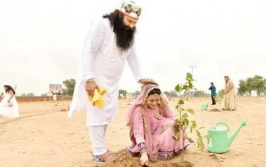 Delhi: Police arrives at office of Honey Preet's lawyer Pradeep Arya to investigate CCTV footage