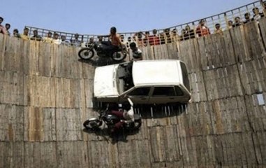 Maut Ka Kuan: Gir hit by car during live show