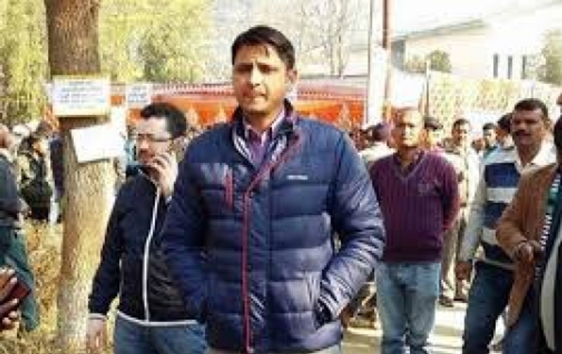 Rudraprayag District Magistrate Mangesh Ghildiyal takes part in Swachh Bharat Abhiyaan