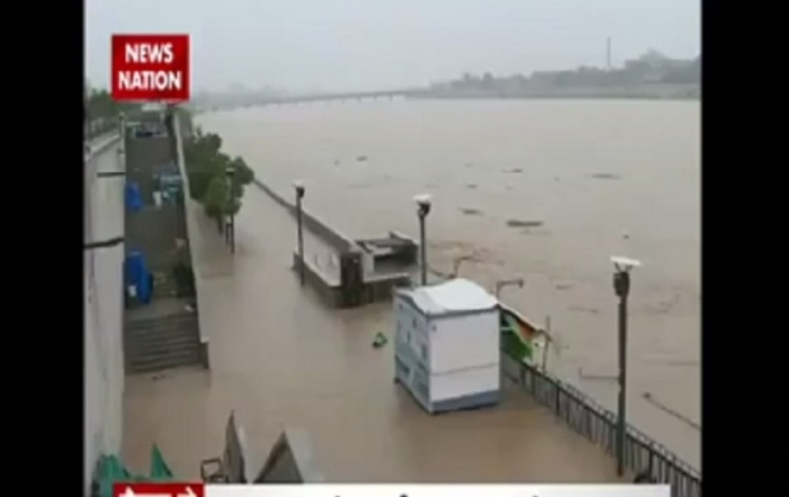 Airforce helicopters rescue people at Banaskantha in Gujarat