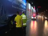 Zeytinburnu’nda polis yasağa uymayan sürücülere ceza yazdı