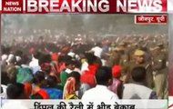 UP Polls: Crowd get out of control during Dimple Yadav rally in Jaunpur