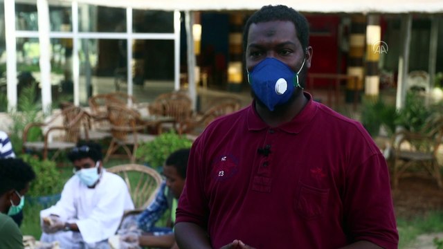 Sudan’da gönüllülerden Kovid-19 ile mücadele eden sağlık çalışanlarına iftar için kumanya - HARTUM