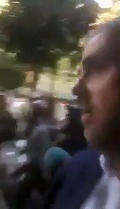 Junqueras, increpado tras salir a escondidas de la Consejería:  "¿Has ido a destruir papeles?”