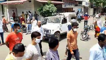 व्यापारियों को दुकान खोलने की नहीं इजाजत