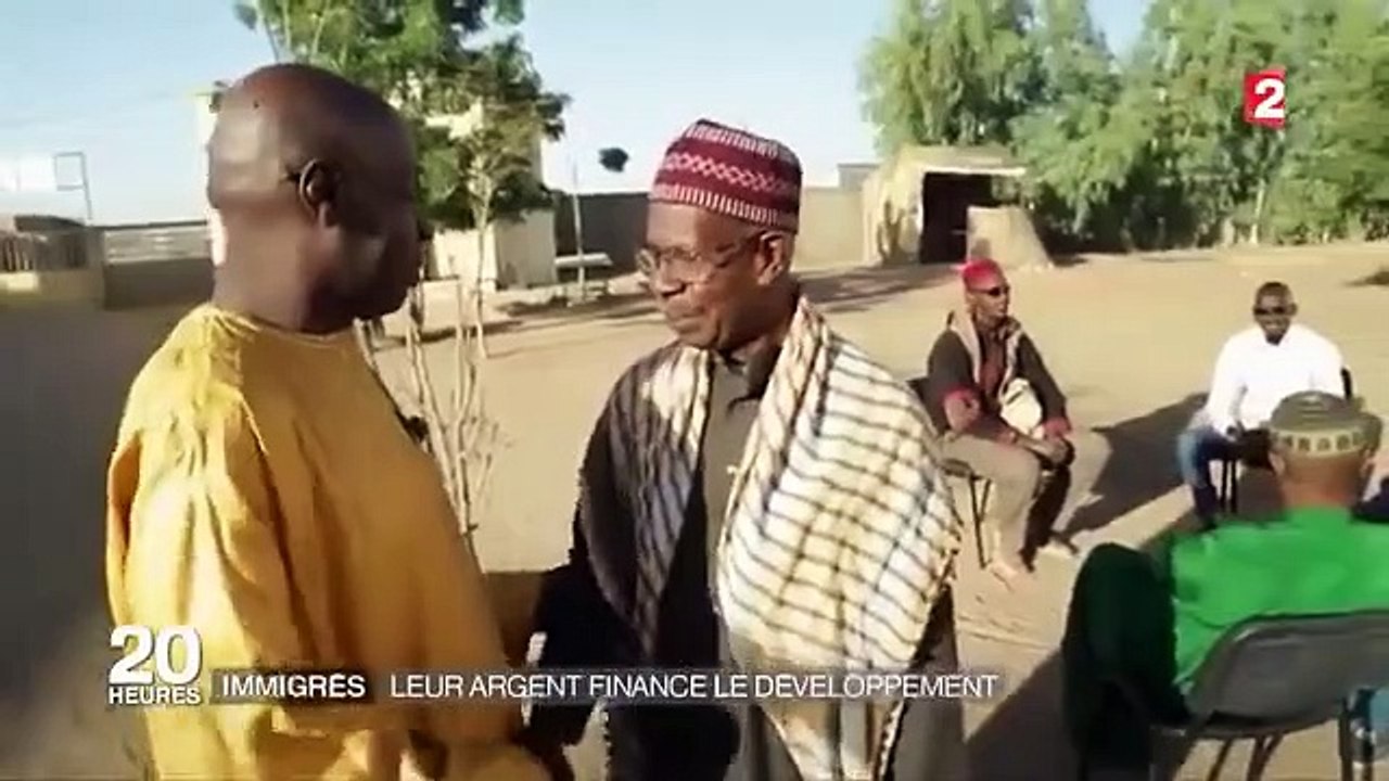 AVEC 950 MILLIARDS DE FCFA/AN « LA DIASPORA EST LE PRINCIPAL BAILLEUR DE FOND DU SÉNÉGAL »Pour en savoir plus : http://negronews.fr/avec-950-milliards-de-fcfaan-la-diaspora-est-le-principal-bailleur-de-fond-du-senegal/