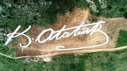 Bursa'da 20 dönümlük alana taşlarla dev Atatürk imzası oluşturuldu