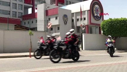 Adana'da polisten 19 Mayıs korteji