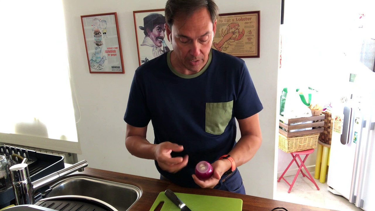Cuatro trucos para cortar una cebolla sin que nos haga llorar